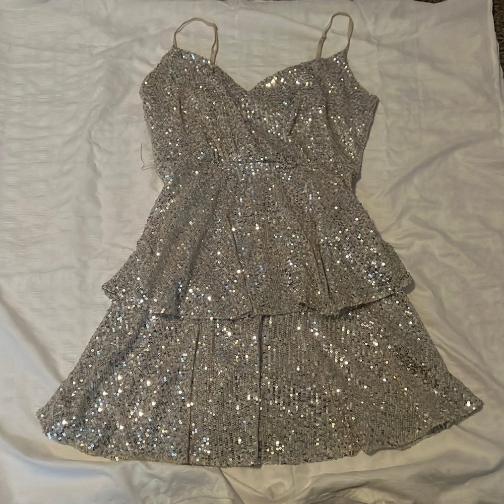 sequins vneck silver dress